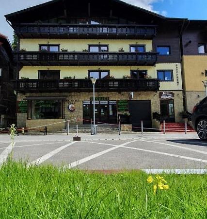 Hotel Casa Frent Predeal Exterior foto