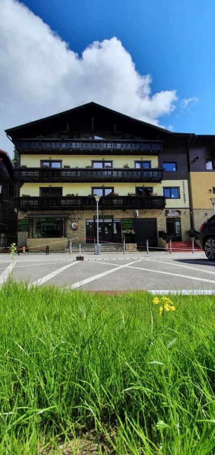 Hotel Casa Frent Predeal Exterior foto
